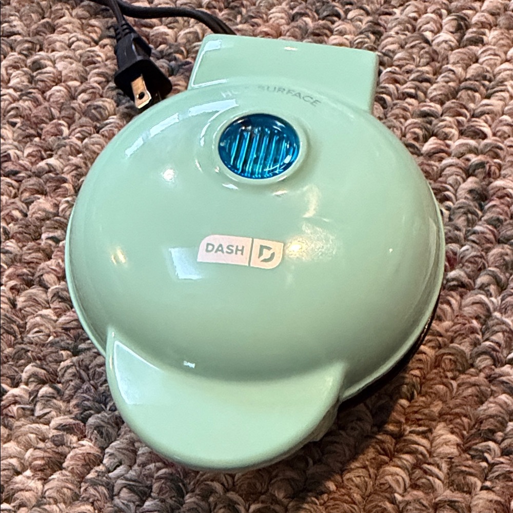 Dash Mini Waffle Maker - Mint Green